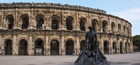 les arenes de Nimes dans le Gard