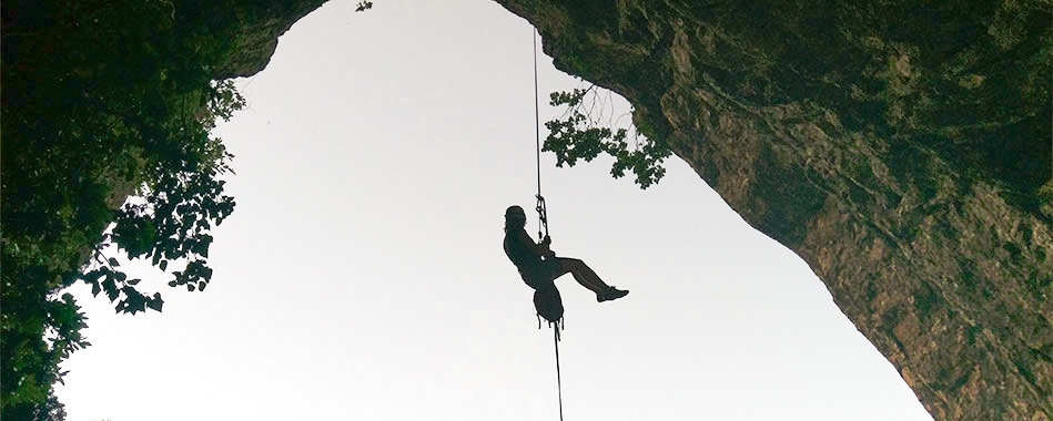 Descente en rappel du pic saint loup