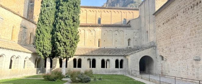 saint guilhem village