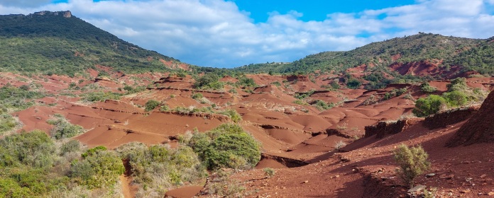 Paysage du canyon des ruffes, terre rouge